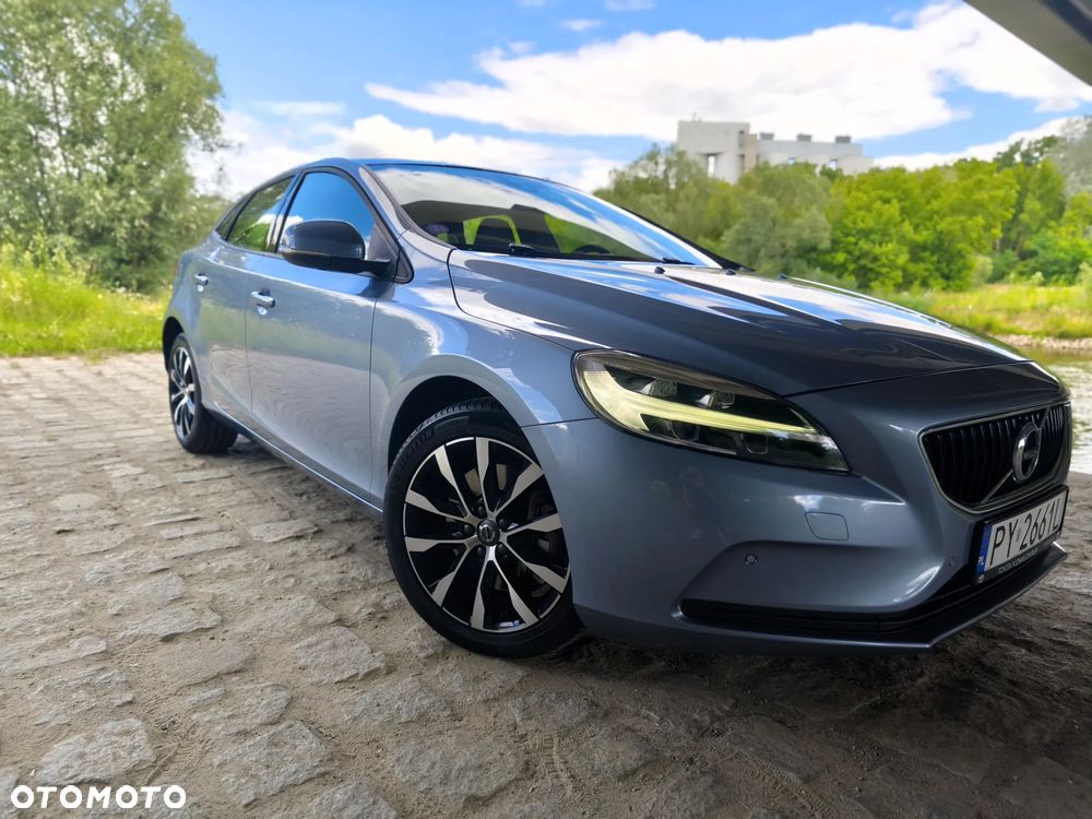 Volvo V40 T2 Drive-E Momentum - 1