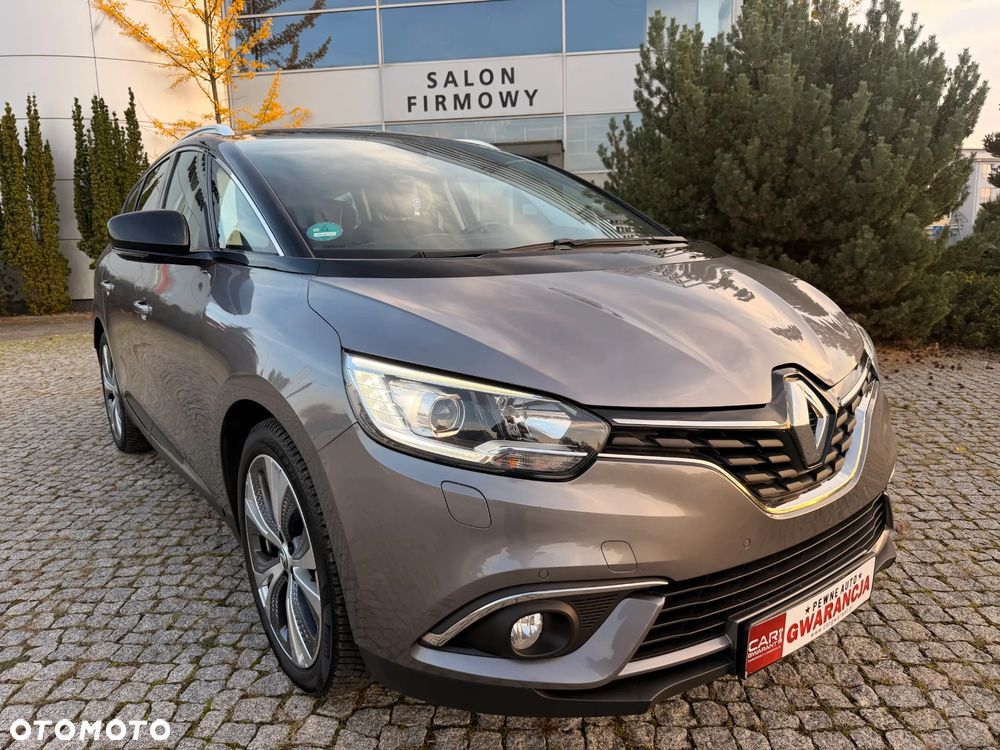 Renault Grand Scenic - 32