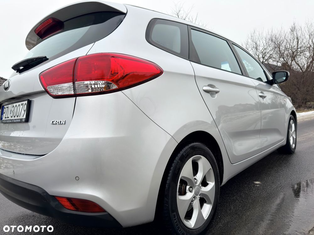 Kia Carens 1.7 CRDi 136 Dream Team Edition - 16