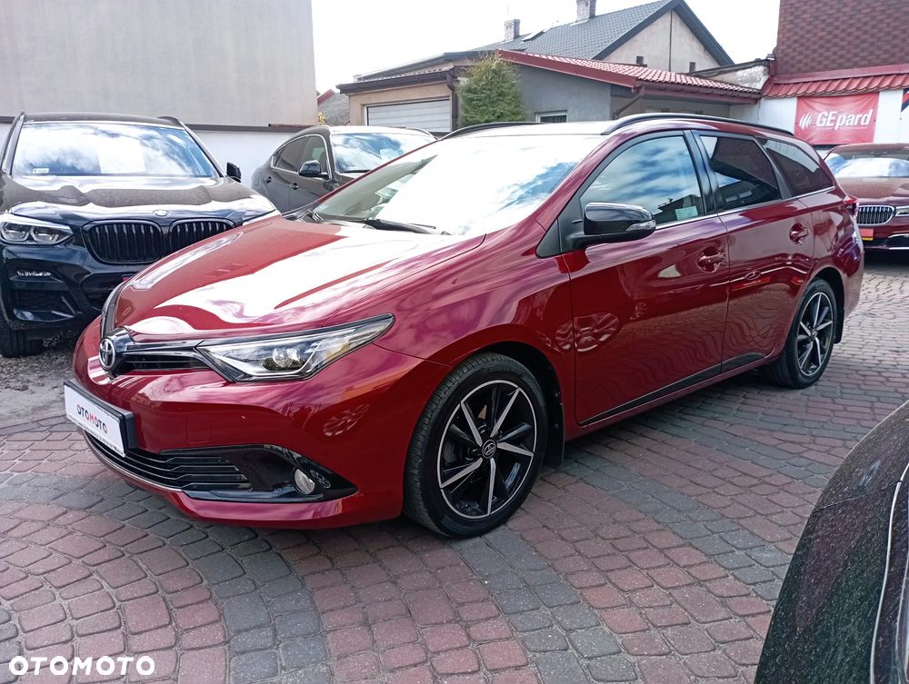 Toyota Auris 1.6 Selection - 1