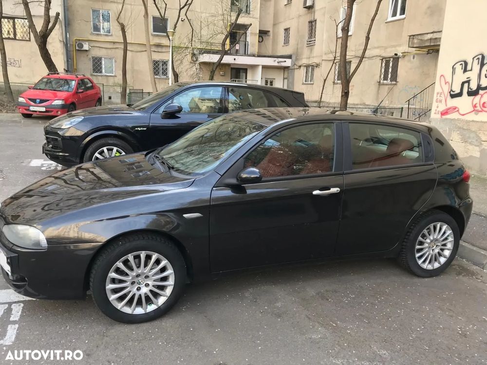 Alfa Romeo 147 1.9 JTD 16V M-Jet Distinctive - 8