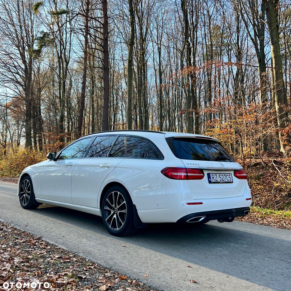 Mercedes-Benz Klasa E 220 d 4-Matic 9G-TRONIC - 4