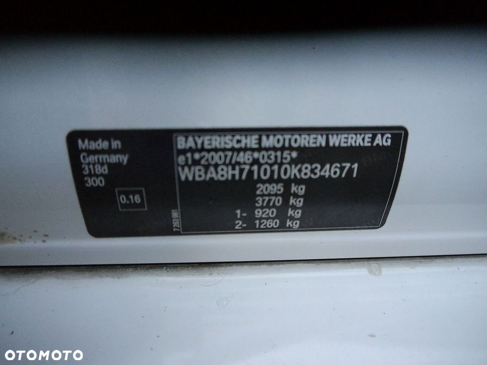 BMW Seria 3 318d Luxury Line - 35