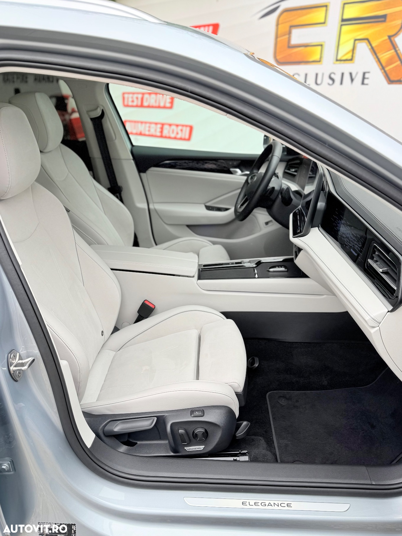 Volkswagen Passat Variant 2.0 TDI DSG Elegance - 18