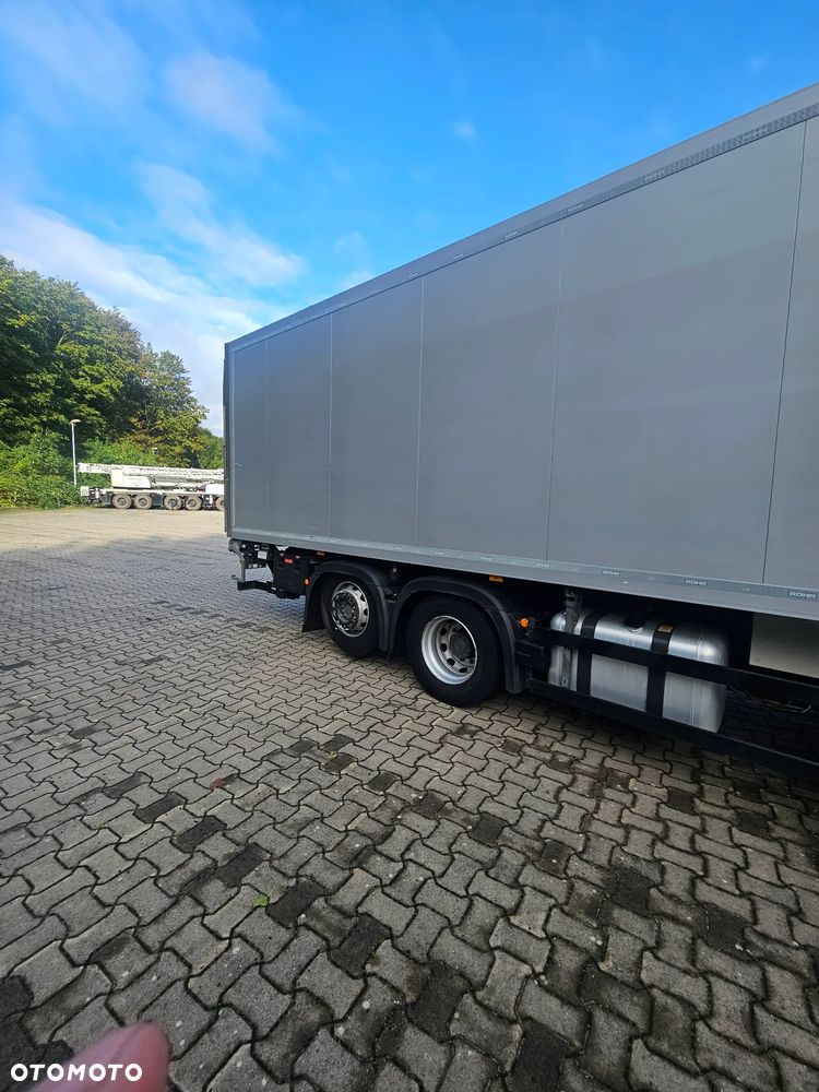 Mercedes-Benz Actros - 8