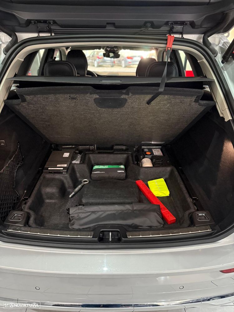 Volvo XC 60 2.0 B4 Plus Bright - 21