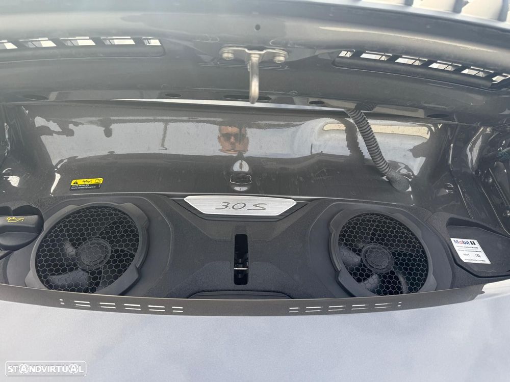 Porsche 911 Série F - 11