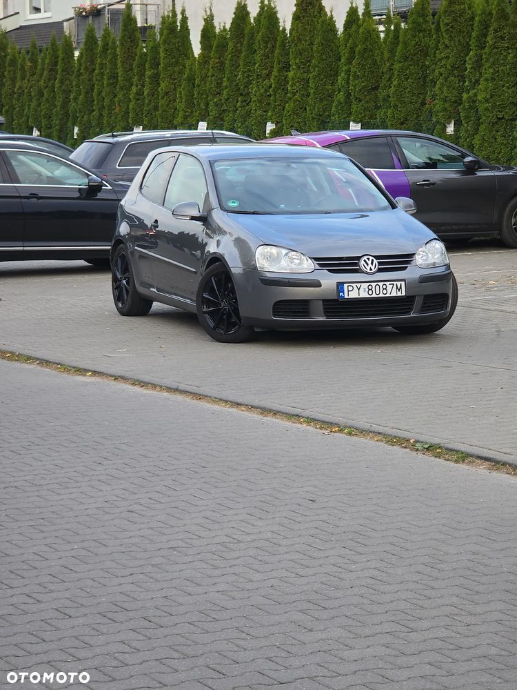 Volkswagen Golf - 1