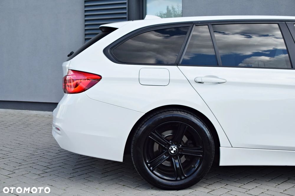 BMW Seria 3 318d - 11