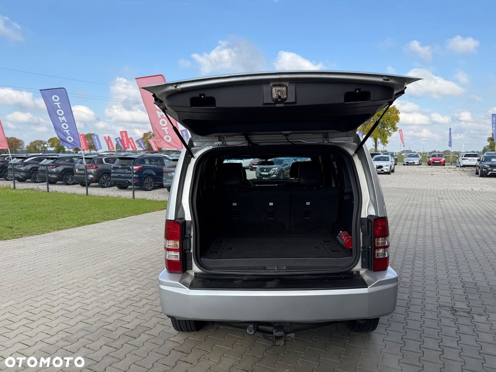Jeep Liberty - 28
