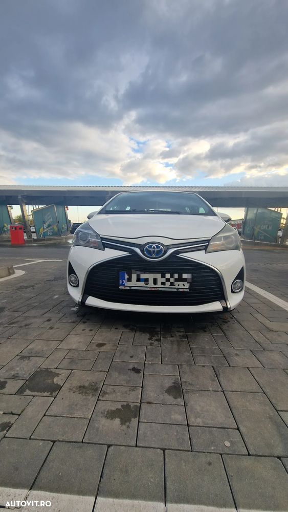 Toyota Yaris 1.5 VVT-i HSD Terra - 2