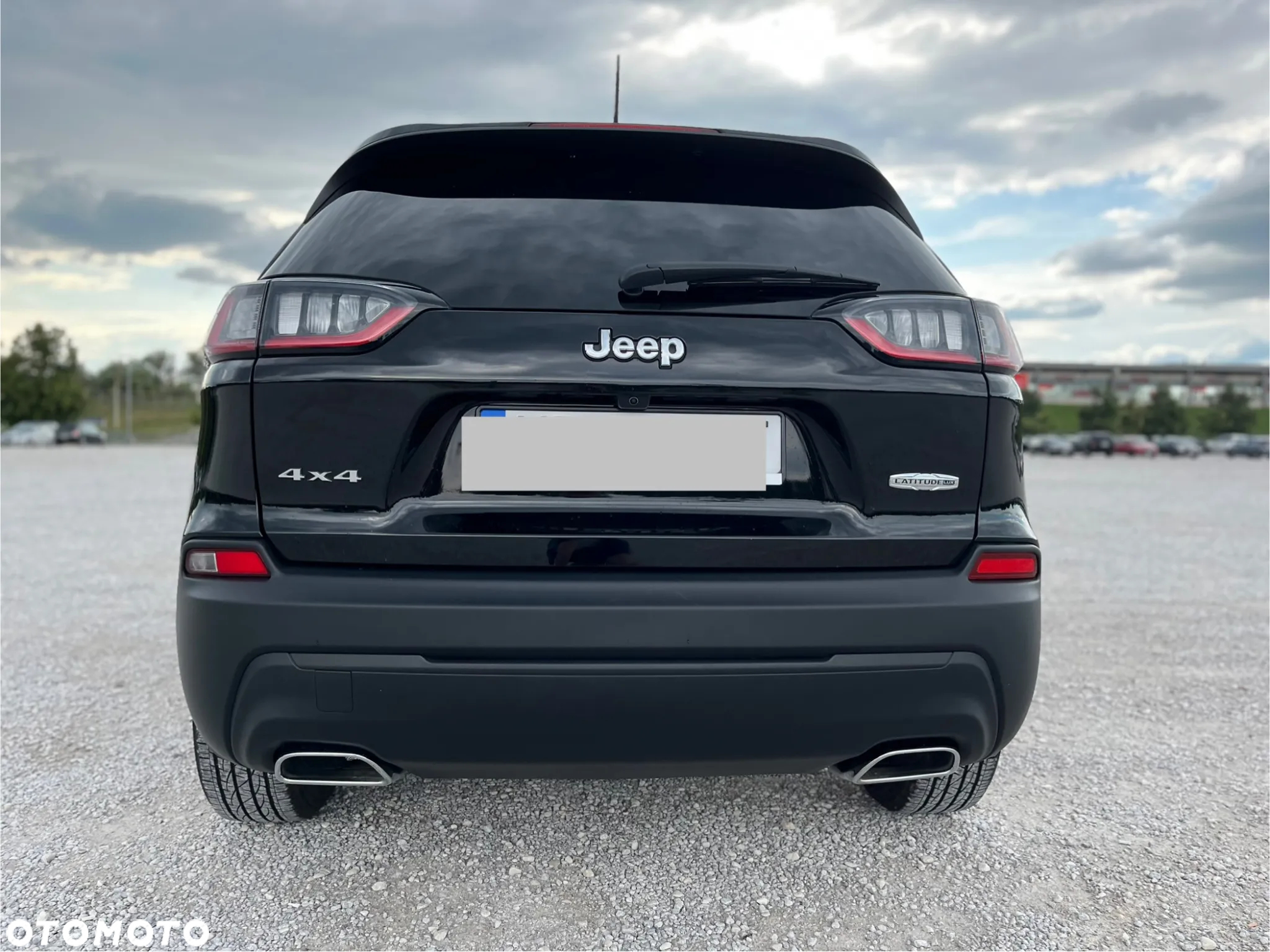 Jeep Cherokee - 4