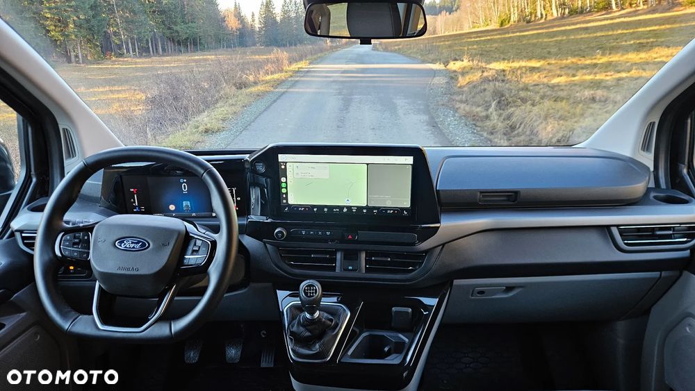 Ford Tourneo Custom - 11