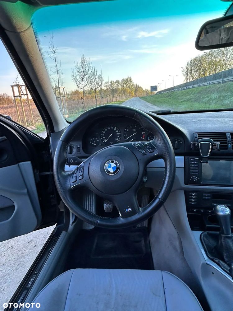 BMW Seria 5 525i - 12