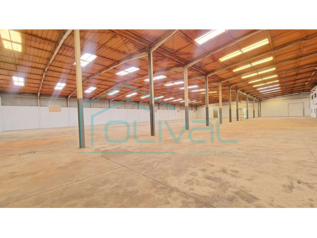 Armazém industrial em Samora Correia - Grande imagem: 2/16