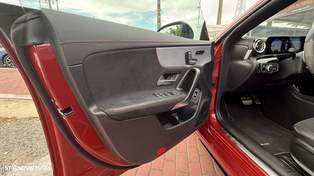 Mercedes-Benz CLA 220 d Shooting Brake AMG Line Aut. - 27