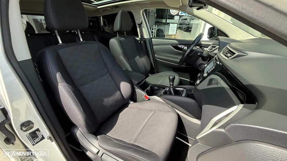 Nissan Qashqai 1.5 dCi N-Connecta 18 - 6