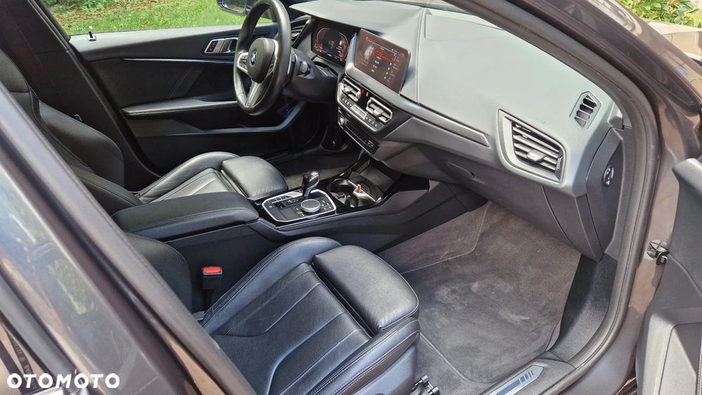BMW Seria 1 120i - 11