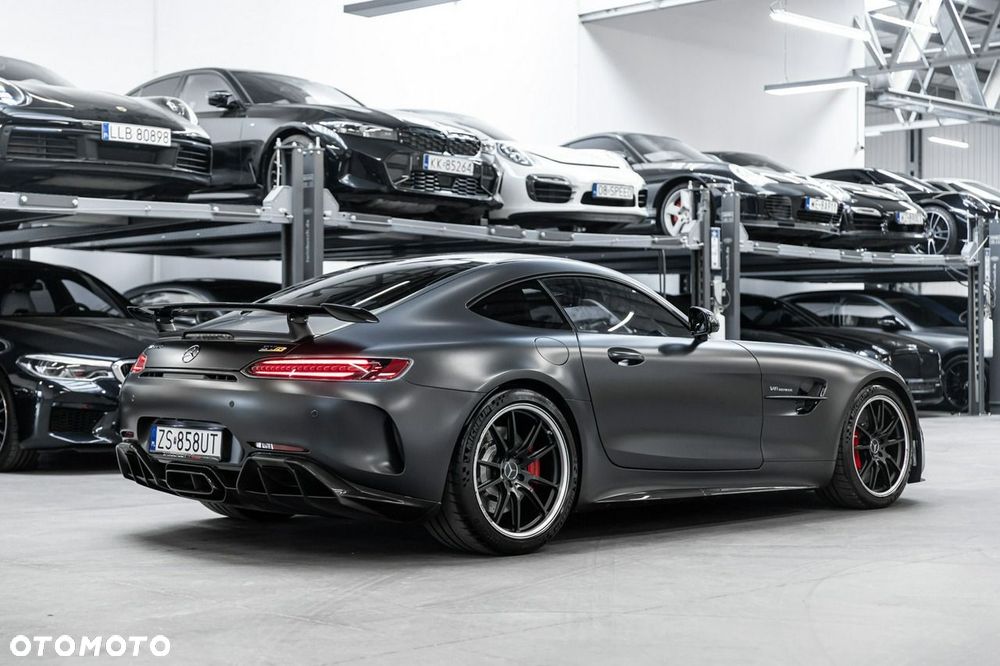 Mercedes-Benz AMG GT R - 12