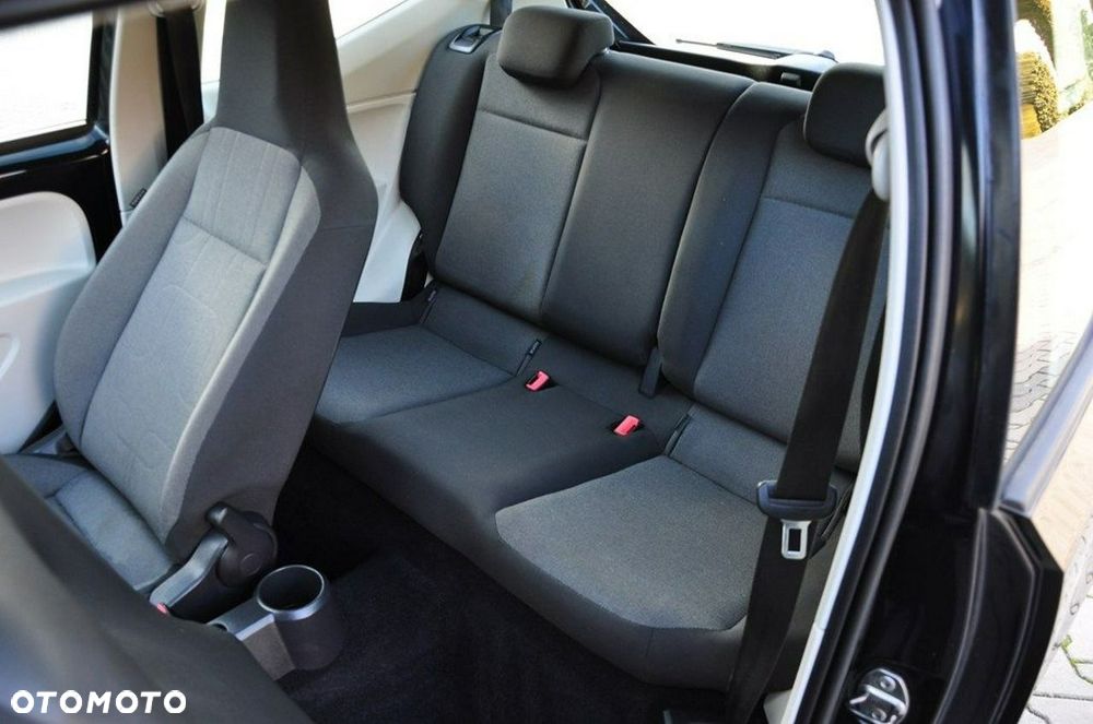 Volkswagen up! black - 28
