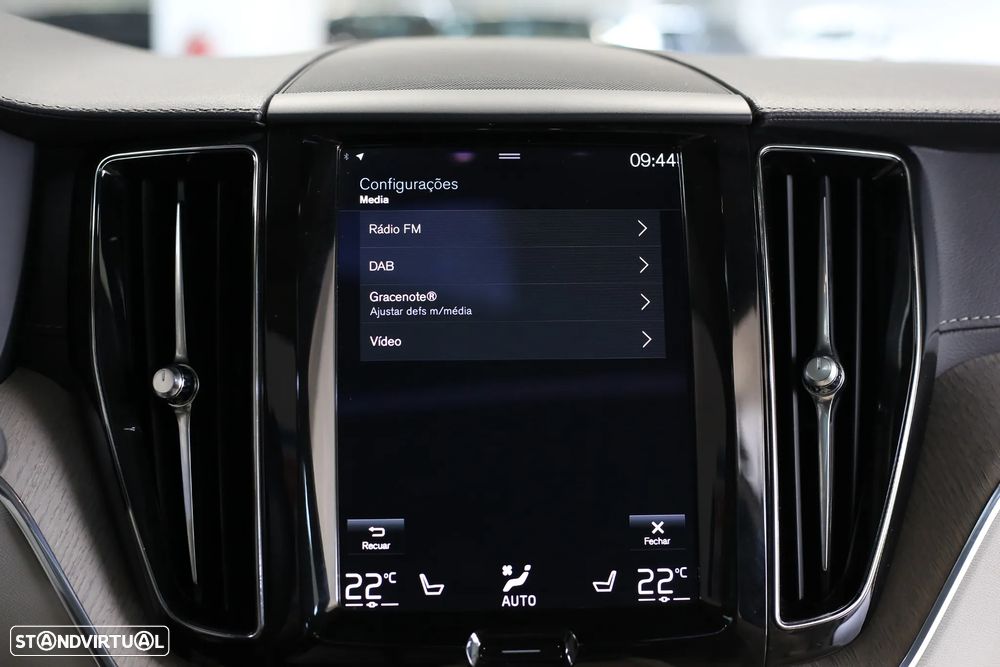 Volvo XC 60 2.0 T6 PHEV Inscription Expression AWD - 28