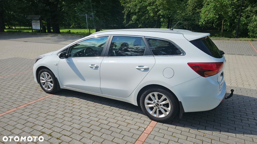 Kia Ceed - 11