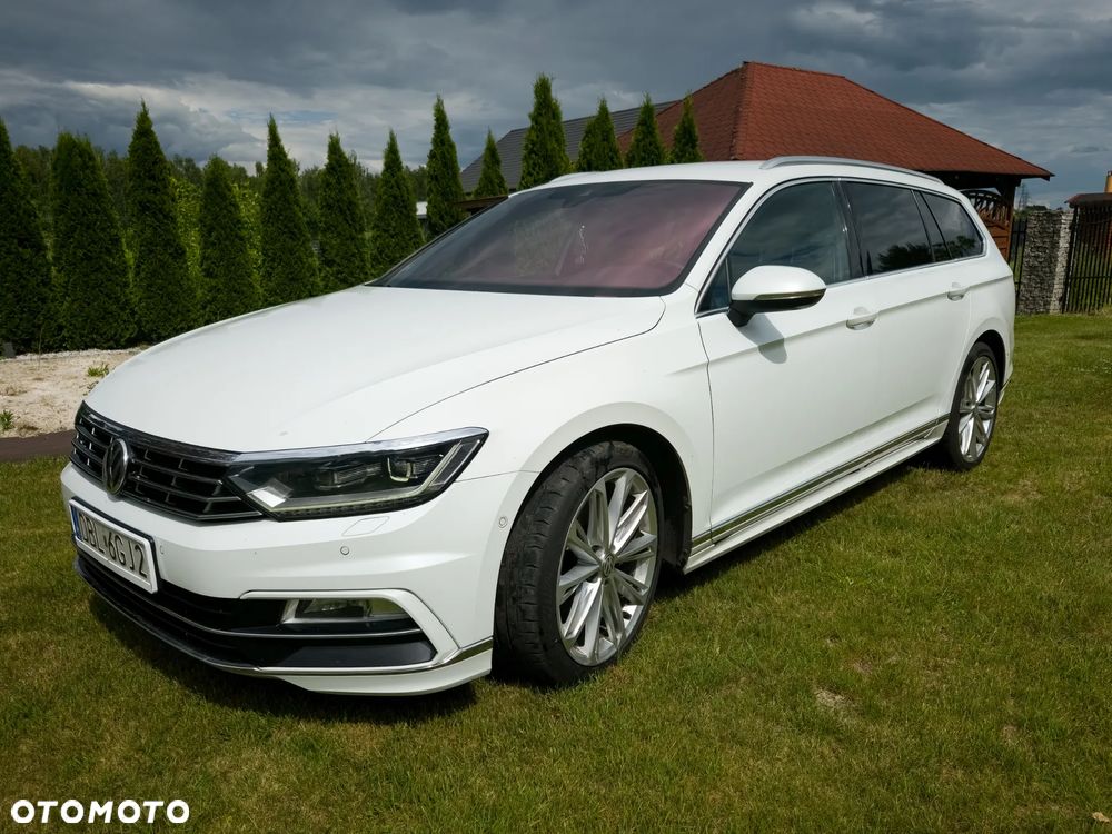 Volkswagen Passat - 1