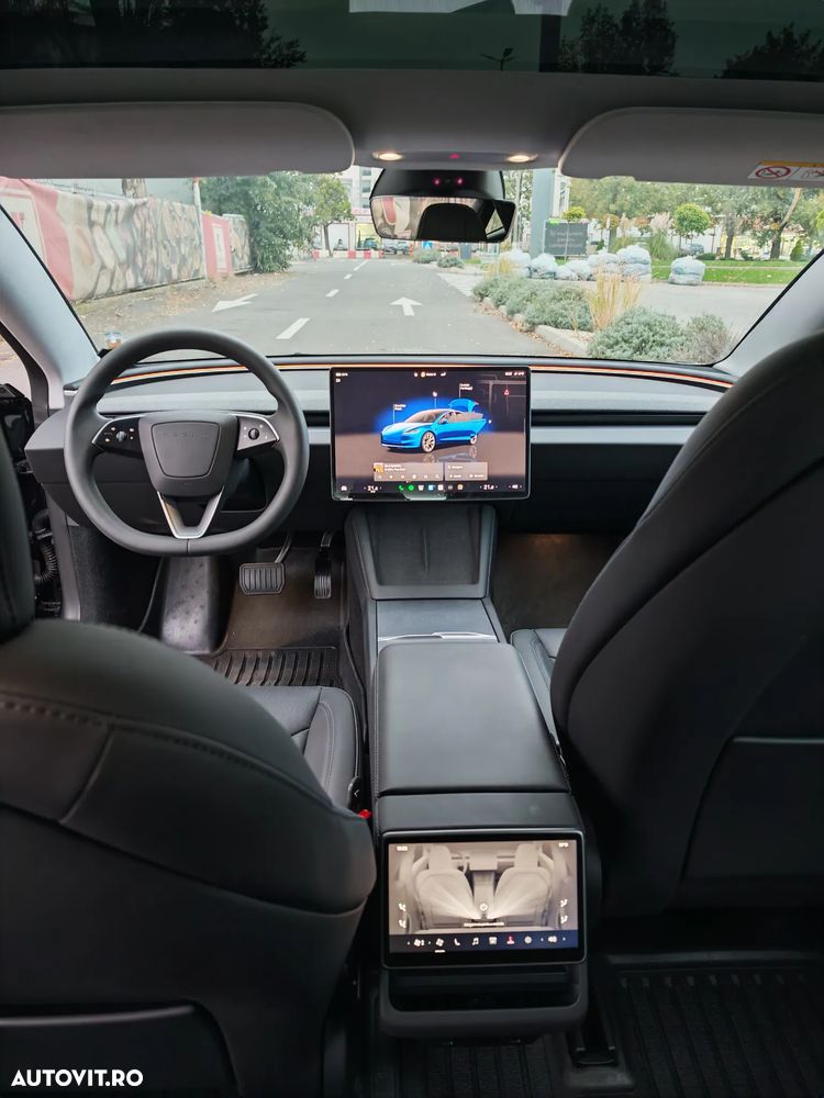 Tesla Model 3 - 8