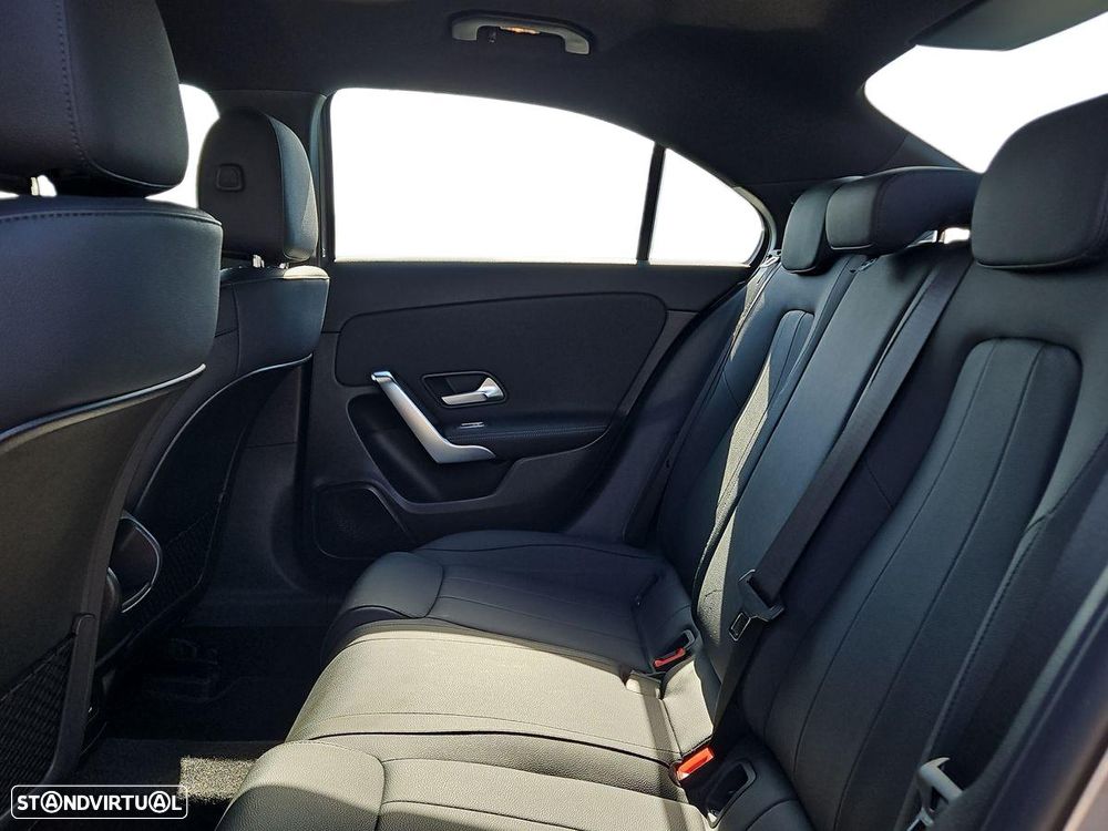 Mercedes-Benz A 180 Limousine d 8G-DCT Progressive - 15