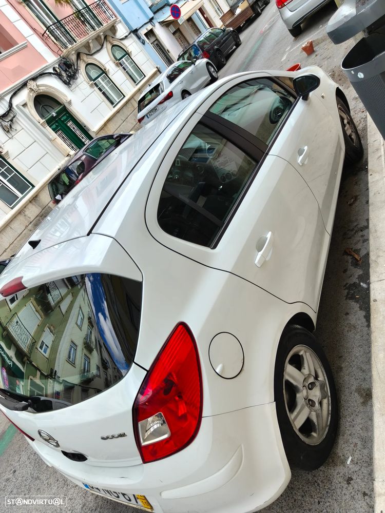 Opel Corsa 1.3 CDTi Enjoy — fotografia 15