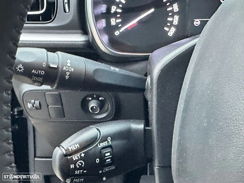 Citroën C3 1.2 PureTech Shine - 14