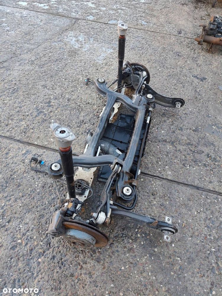 MERCEDES W117 ZAWIESZENIE TYLNE WÓZEK ZWROTNICA L+P KOMPLET - 6