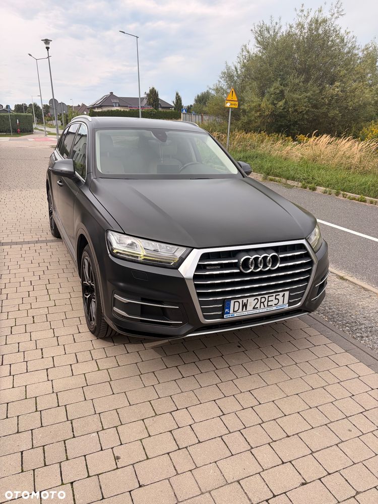Audi Q7 - 1