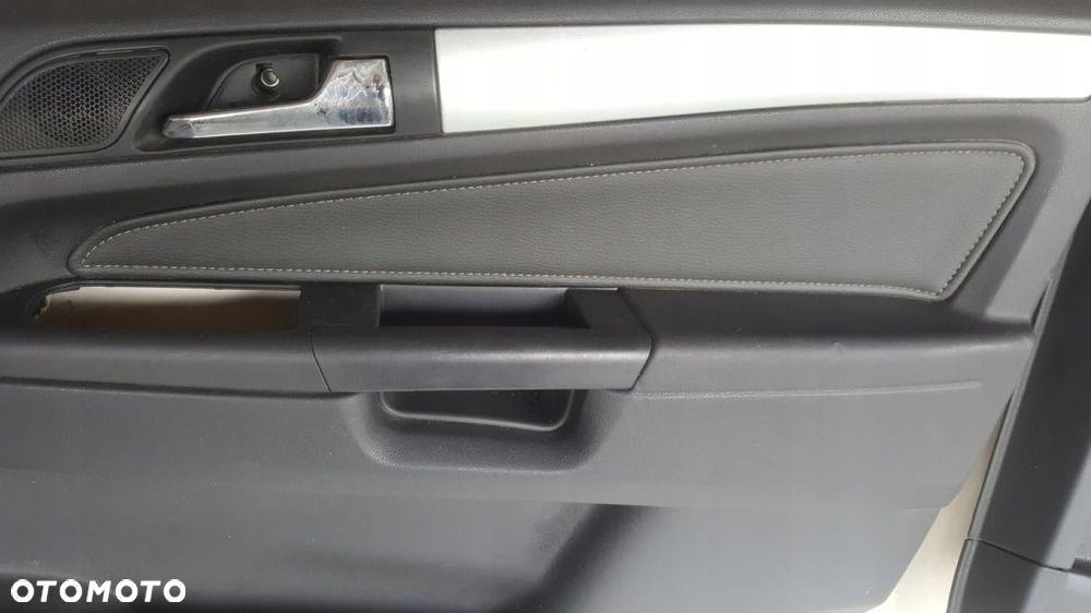 tapicerka drzwi prawa Opel Zafira B - 8