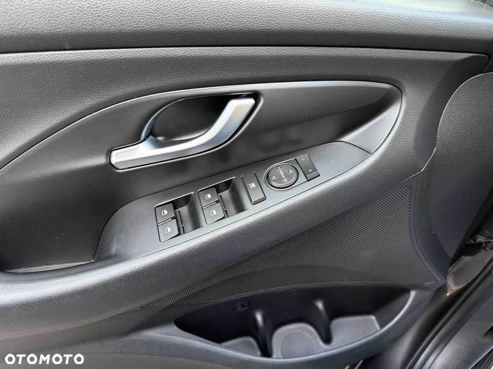 Hyundai i30 1.4 T-GDI Comfort DCT - 12