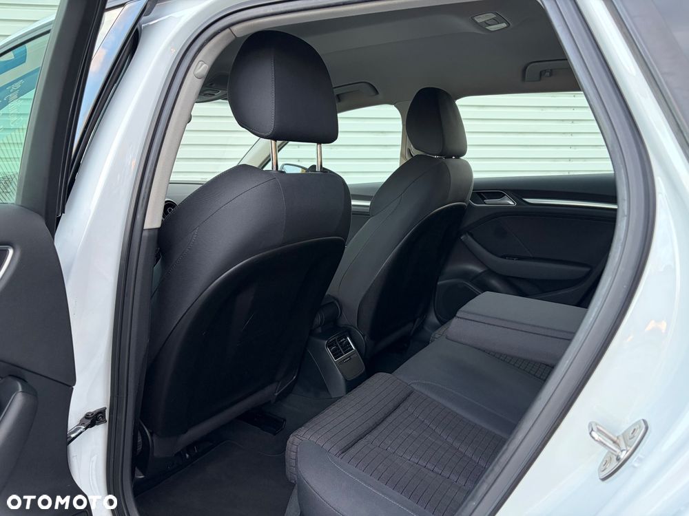 Audi A3 Sportback 1.4 TFSI Ambiente - 21