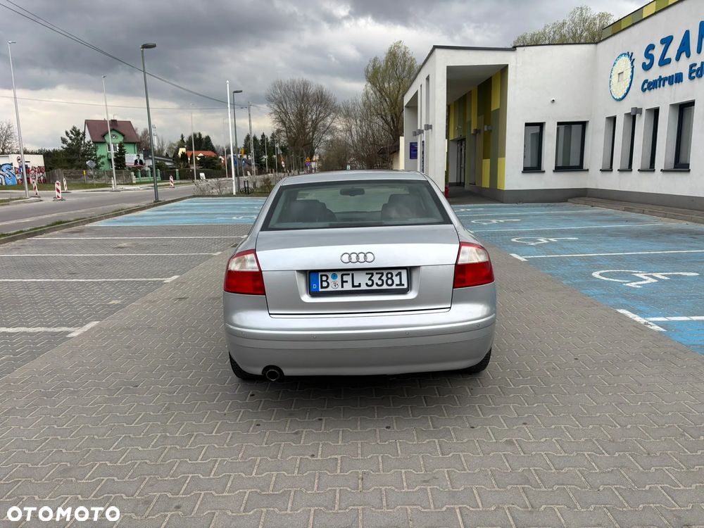 Audi A4 Limousine - 12