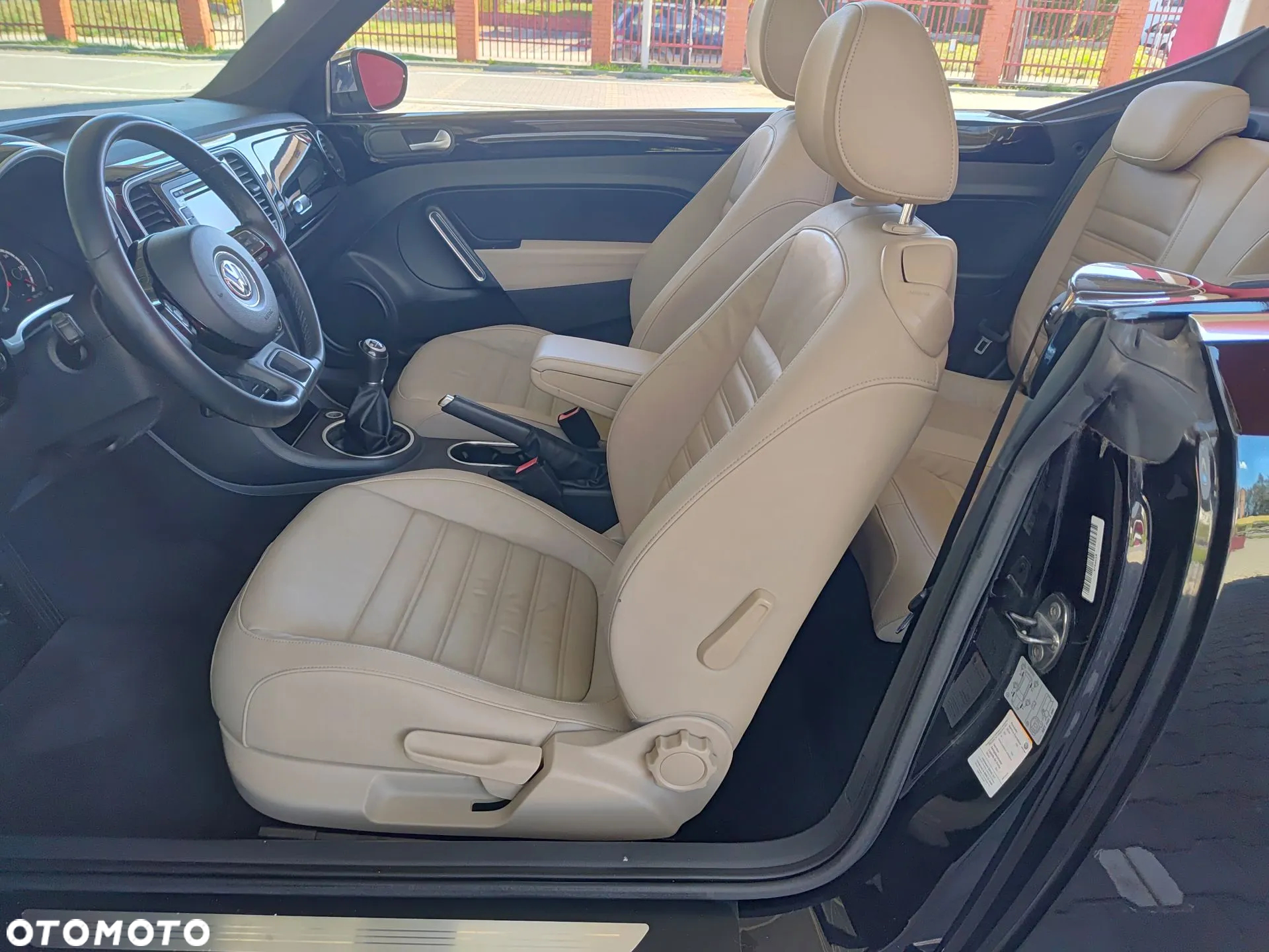 Volkswagen Beetle The Cabriolet 1.6 TDI BlueMotion Technology 50s - 32