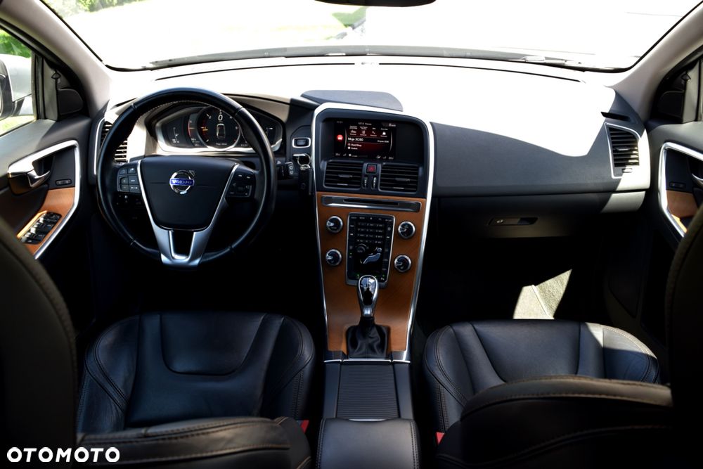 Volvo XC 60 D4 Geartronic Momentum Pro - 23