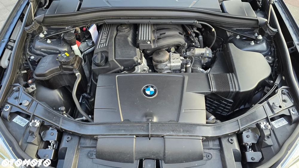BMW X1 sDrive18i xLine - 28