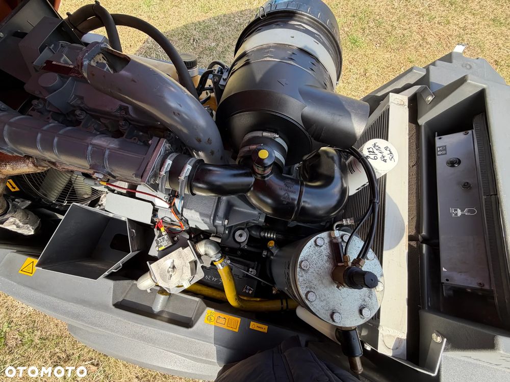 Atlas Copco XAS 97 Kompresor Śrubowy. Sprężarka. 5,5m3. Przyczepa mobilna jezdna do rejestracji. Silnik Deutz! jak Nowy 786 mtg. 2016rok. Import Norwegia! Chłodnica cyklonowa! NAOLEJACZ. Serwisowany w DEKRA Hamulec najazdowy. Opony z 2025roku. Zadbana Maszyna! OKAZJA - 15