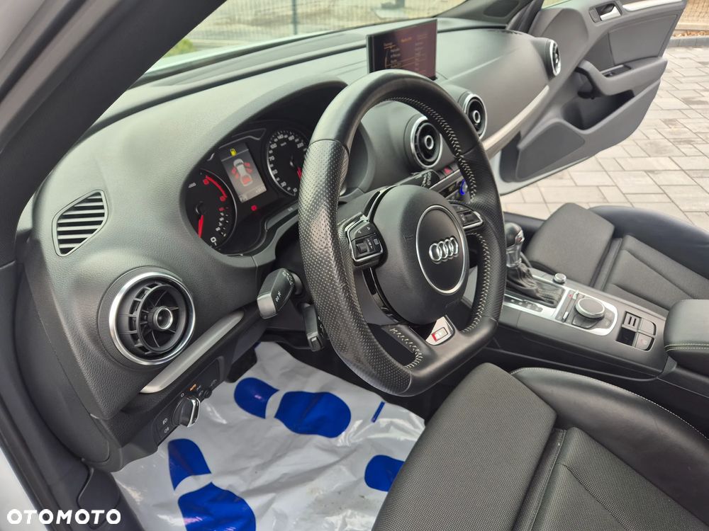 Audi A3 Sportback 2.0 TDI S tronic S line Sportpaket - 17