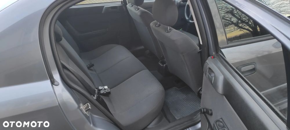 Opel Astra 1.4 Essentia - 10