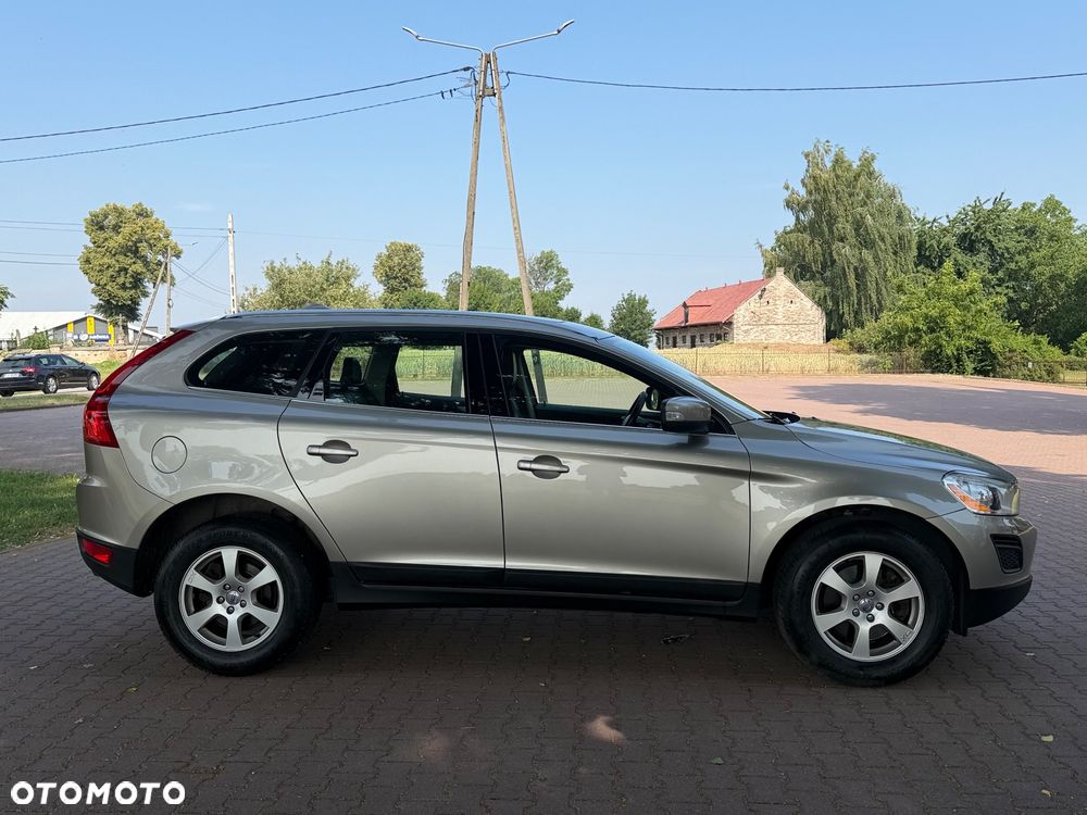 Volvo XC 60 2.0T Powershift Momentum - 10