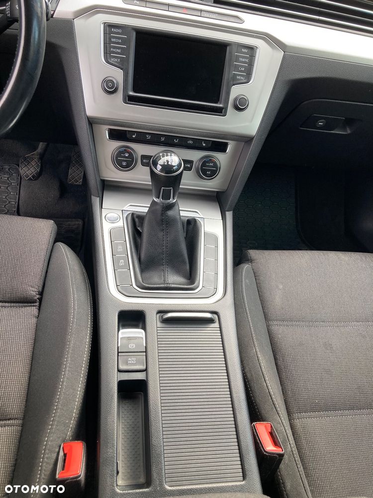 Volkswagen Passat 1.8 TSI BMT Comfortline - 19