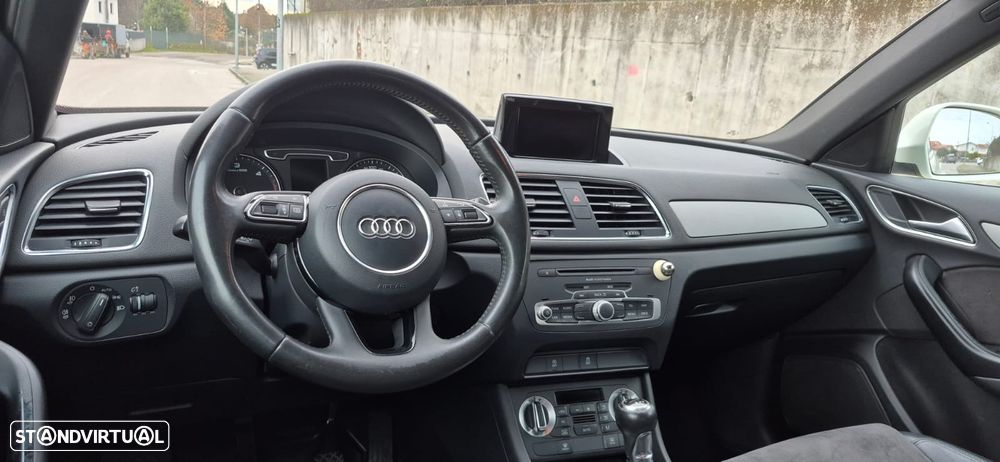 Audi Q3 2.0 TDI Sport - 11