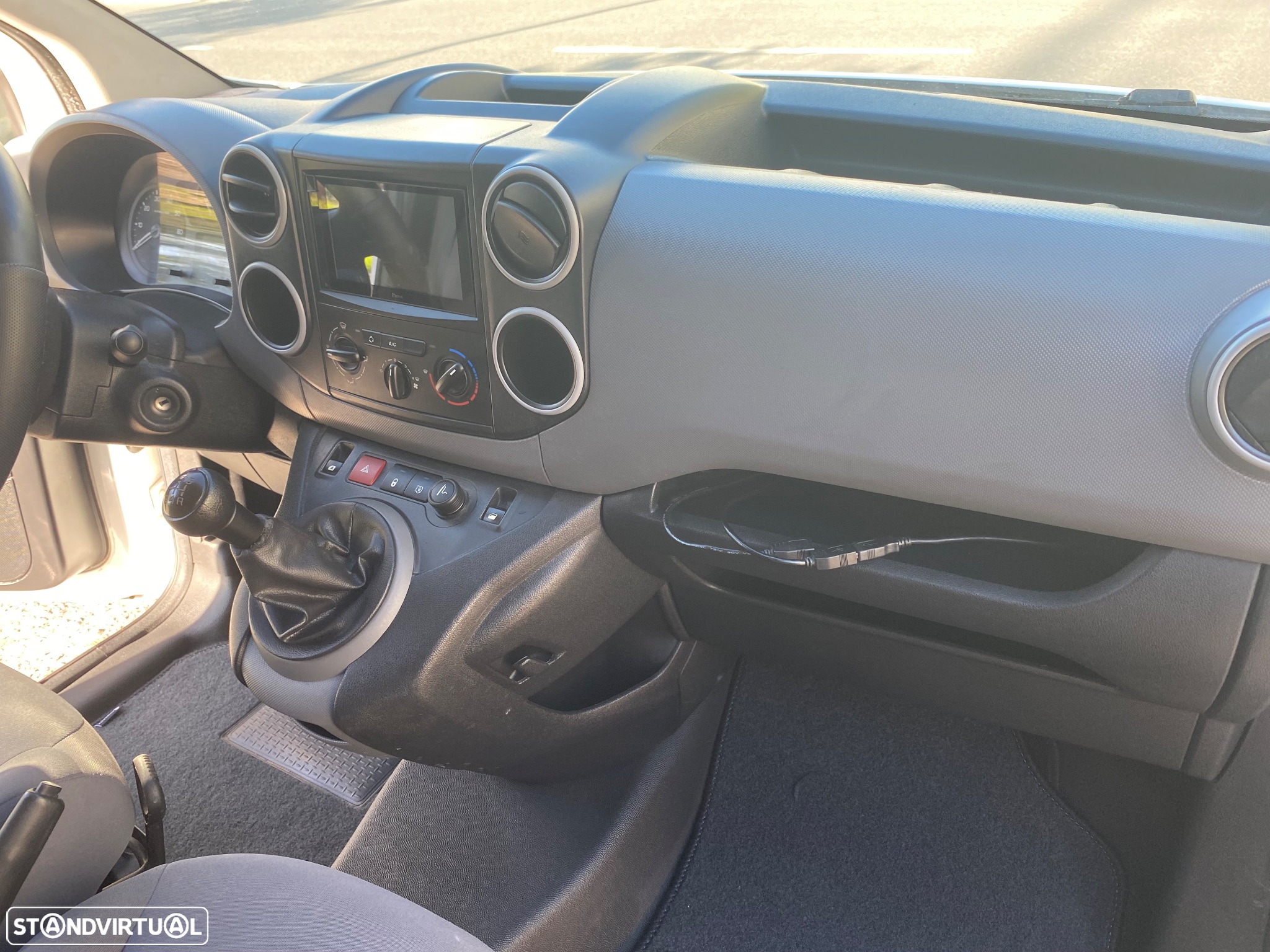 Peugeot Partner Office - 11