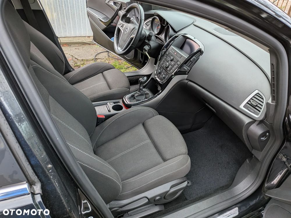 Opel Astra 1.4 Turbo Color Edition - 26