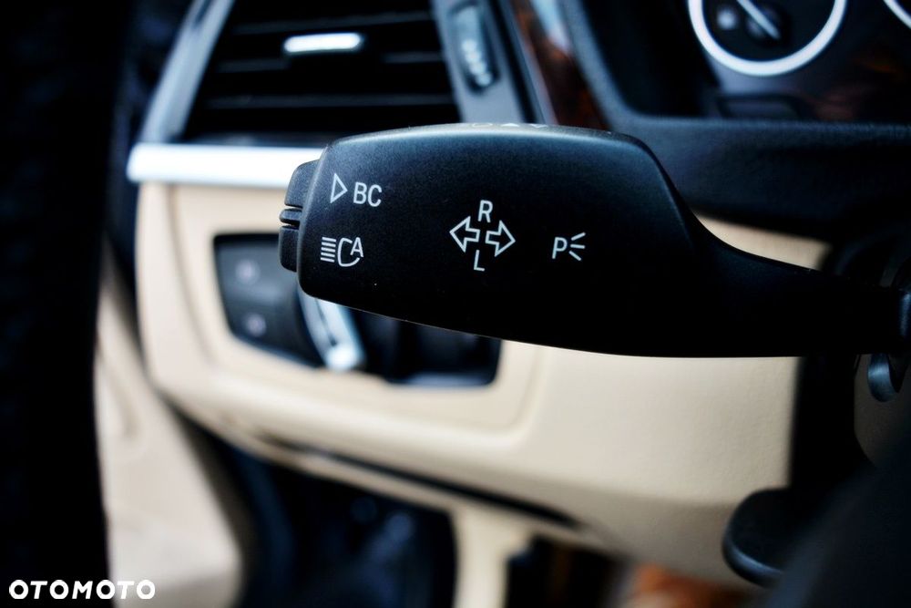 BMW 3GT 318d Modern Line - 24