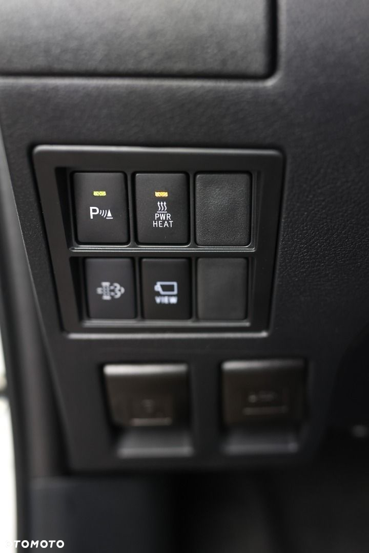 Toyota Hilux - 18